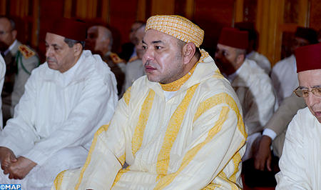 أمير المؤمنين بمسجد مولاي الحسن الأول بالرشيدية لأداء صلاة الجمعة يوم 27 ذي القعدة 1434ه موافق 4 أكتوبر 2013